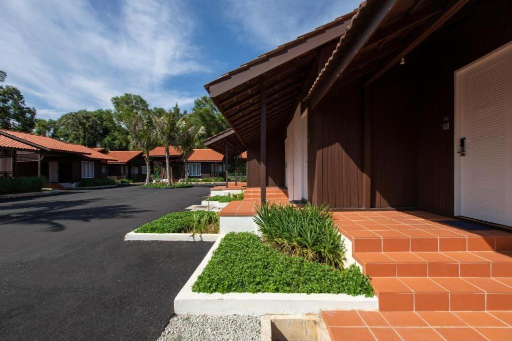 Adena Beach Resort Kuantan Ngoại thất bức ảnh